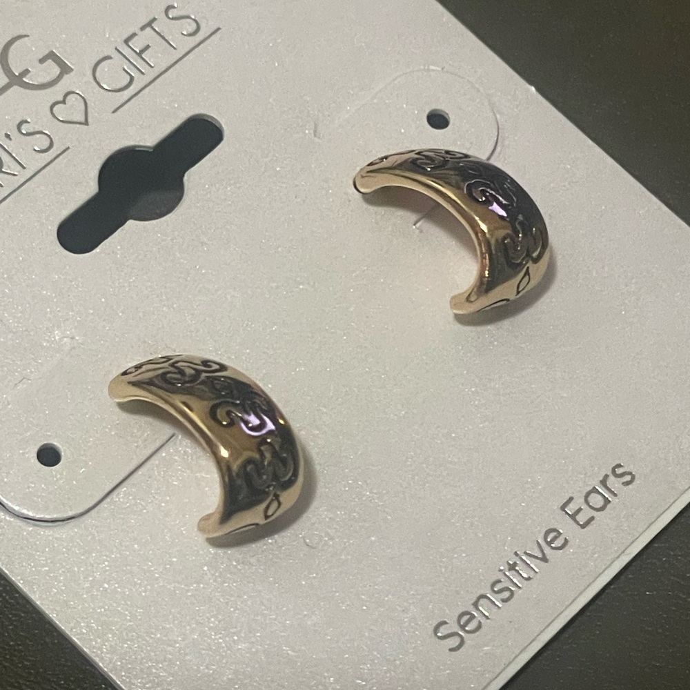LG Gold Patterned Earrings